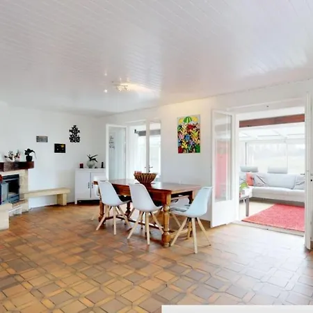 Cheerful Villa With Fireplace, Bath-Tub And Garden Noville Exterior foto