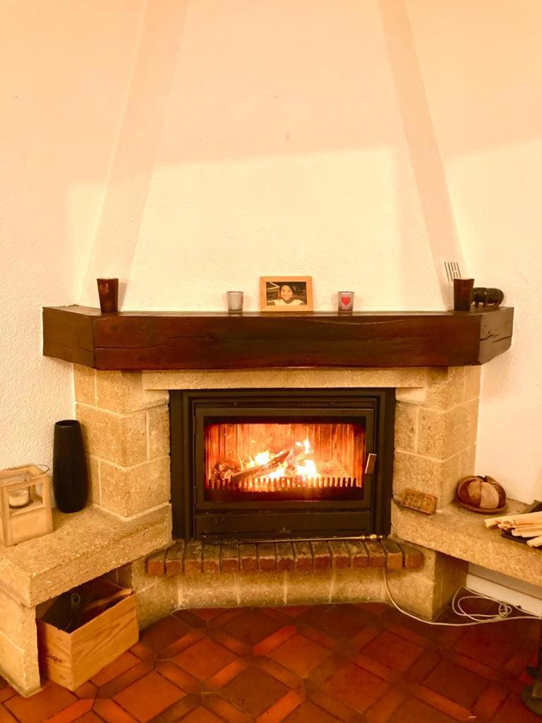 Villa Cheerful With Fireplace, Bath-tub And Garden