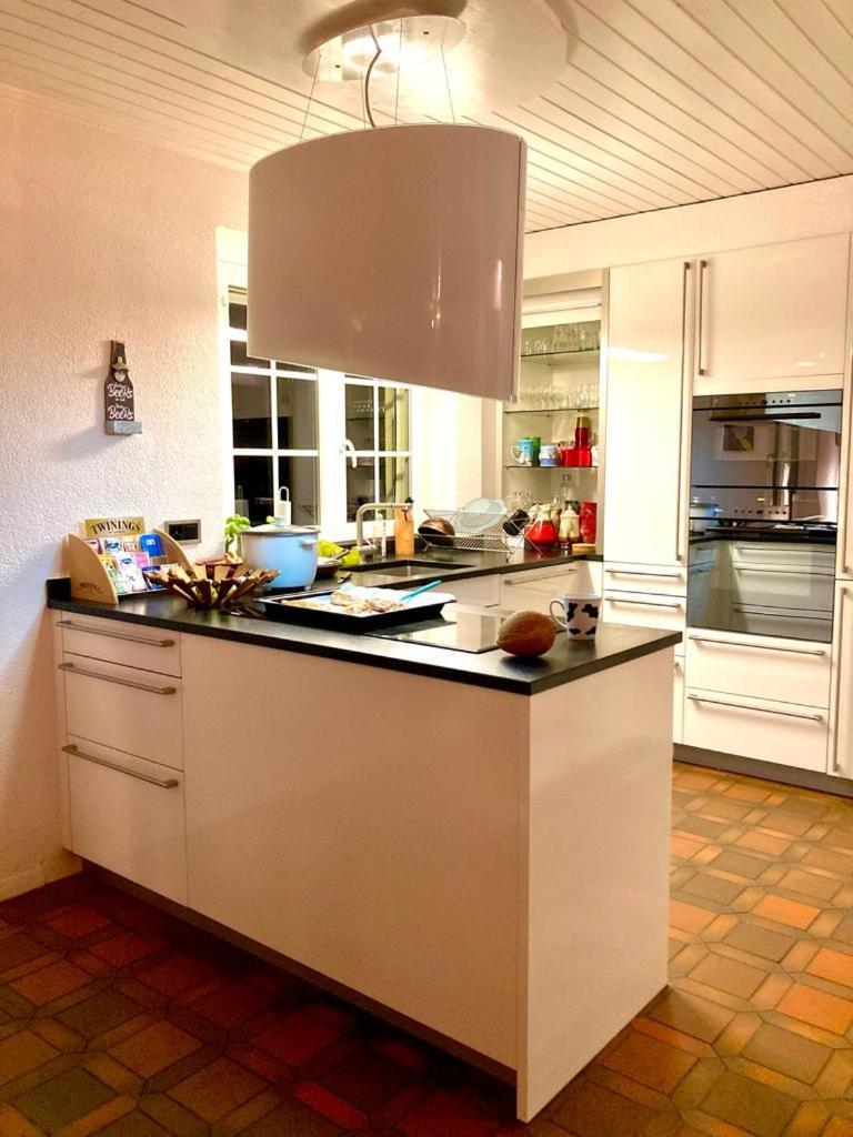 Cheerful With Fireplace, Bath-tub And Garden Villa *